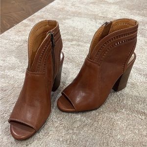 Diba True Wedge Booties NEW Size 7.5